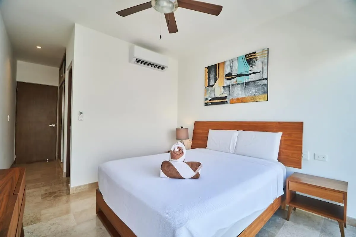 Luxury 2-Story Apt With Jacuzzi بلايا ديل كارمن 0*,  المكسيك
