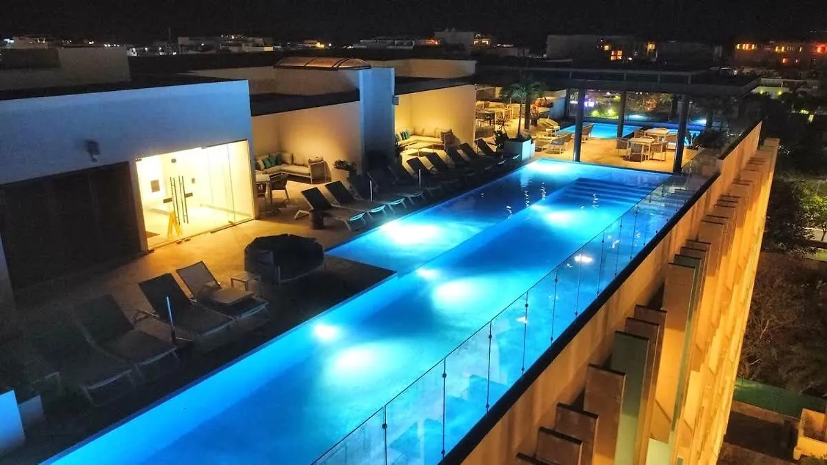 Luxury 2-Story Apt With Jacuzzi Playa del Carmen
