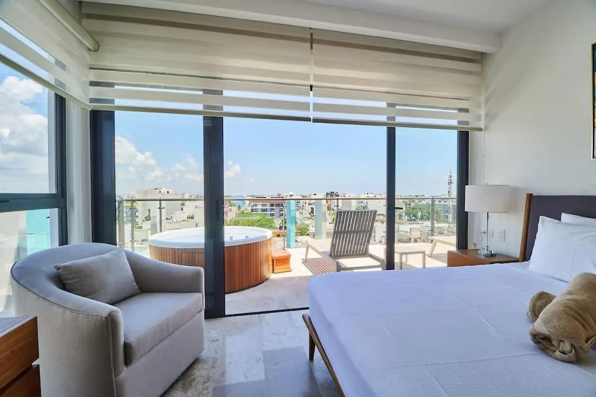 Luxury 2-Story Apt With Jacuzzi Playa del Carmen Apartment