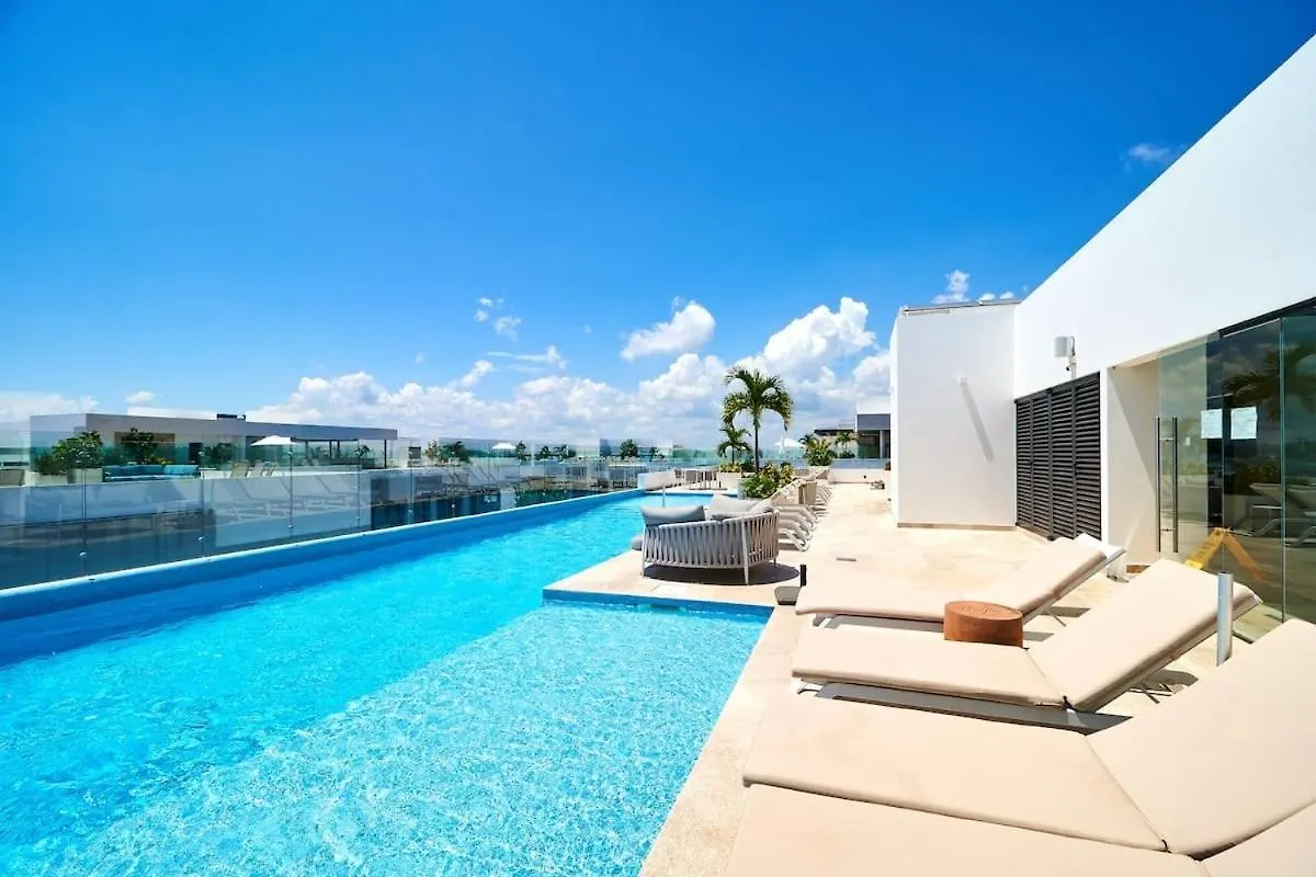Luxury 2-Story Apt With Jacuzzi بلايا ديل كارمن شقة