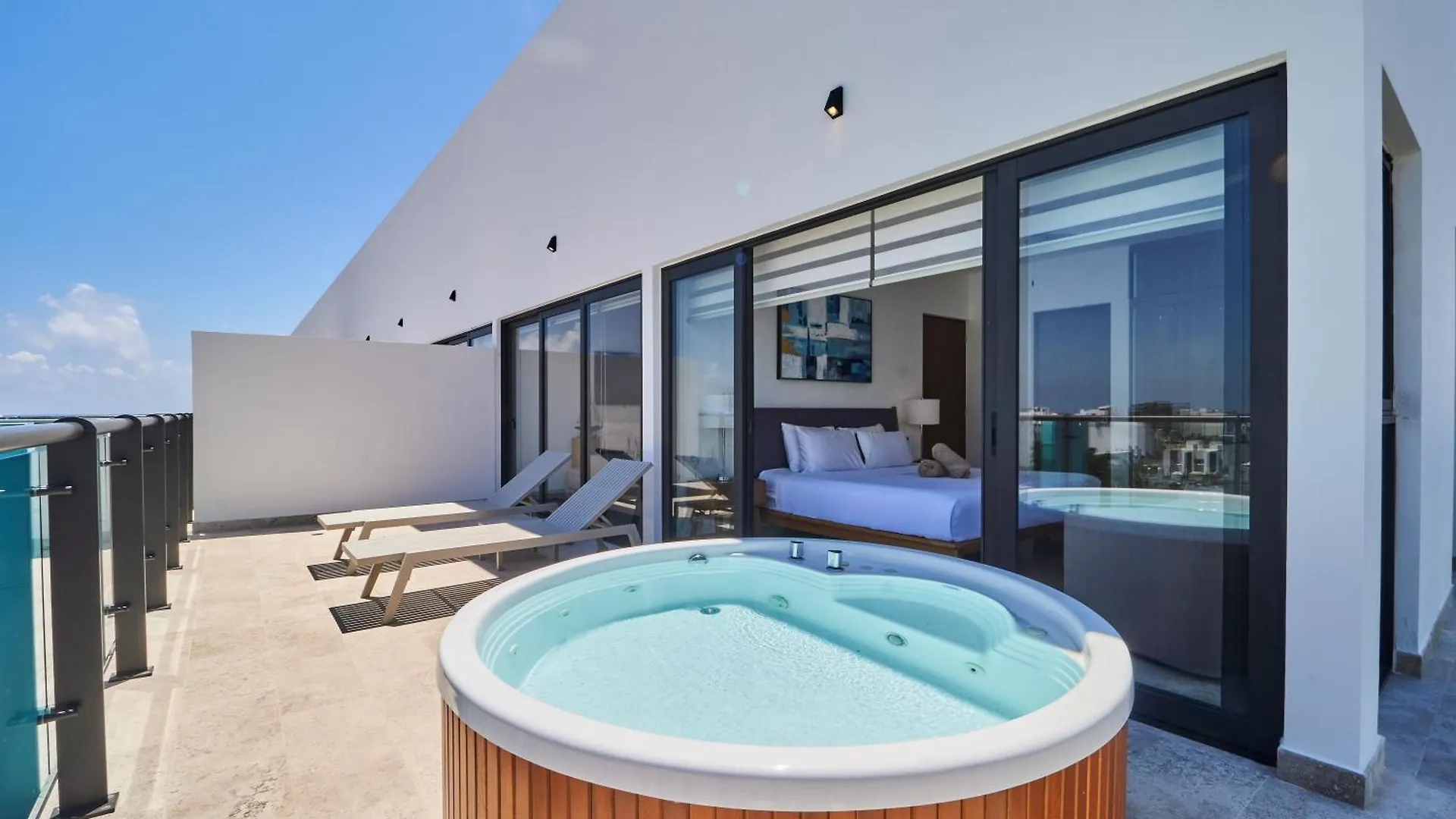 Luxury 2-Story Apt With Jacuzzi Playa del Carmen Apartment